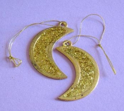 Metall Mondanhänger glittergold antik 40 mm, 2 Stück