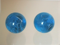 blau-weiß marmoriert Glasmurmeln
